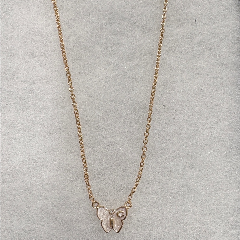 COACH
Signature Butterfly Short Pendant Necklace - Picture 10 of 15